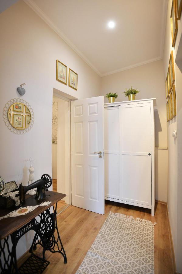 Janicsar Garden Apartman エゲル エクステリア 写真